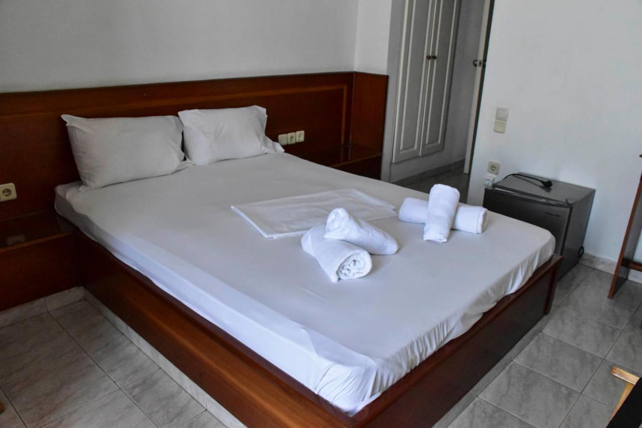 Leonidas Hotel Gythio Bagian luar foto