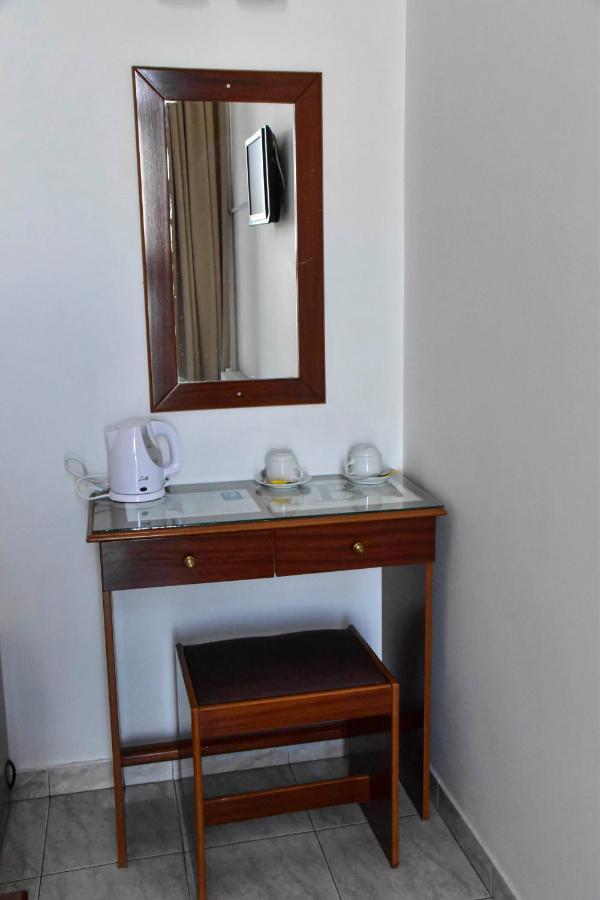 Leonidas Hotel Gythio Bagian luar foto