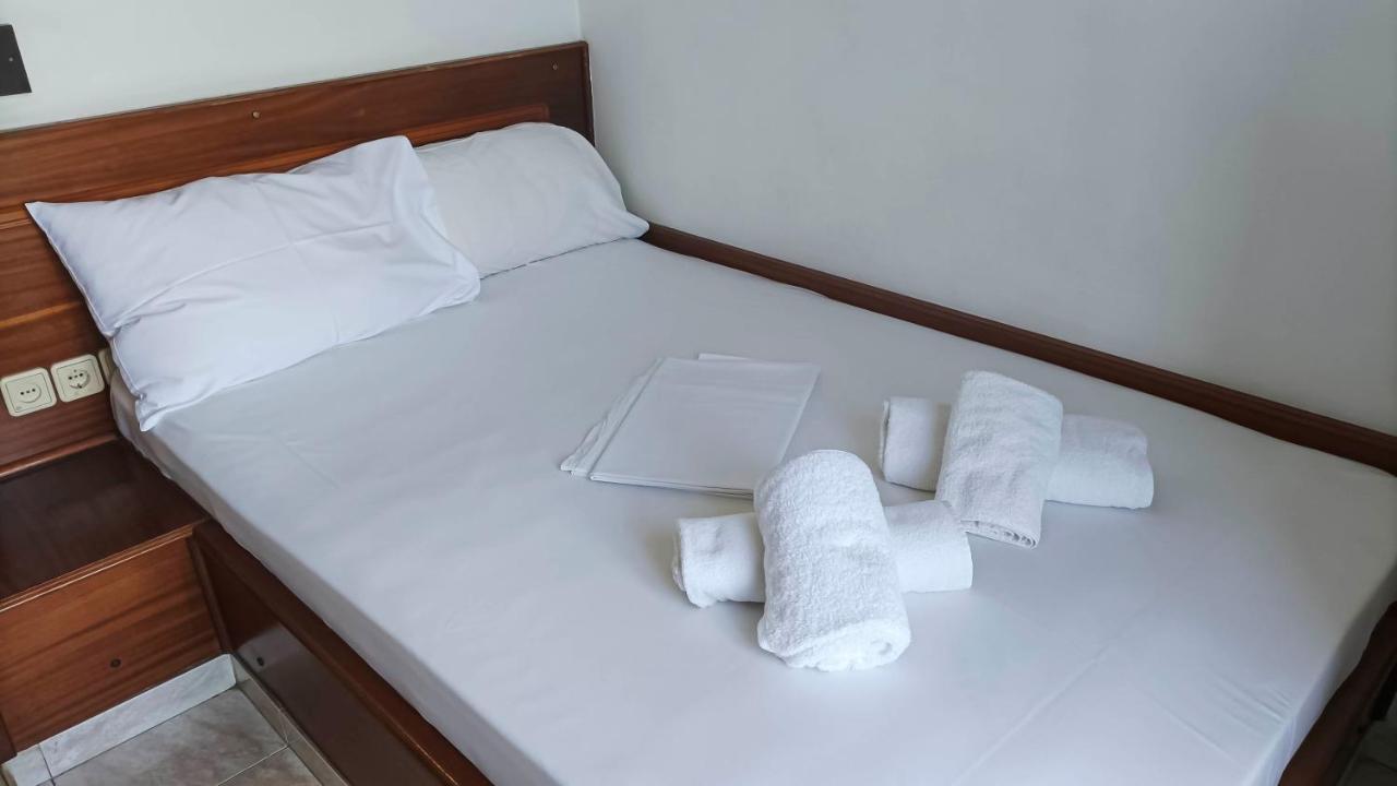 Leonidas Hotel Gythio Bagian luar foto