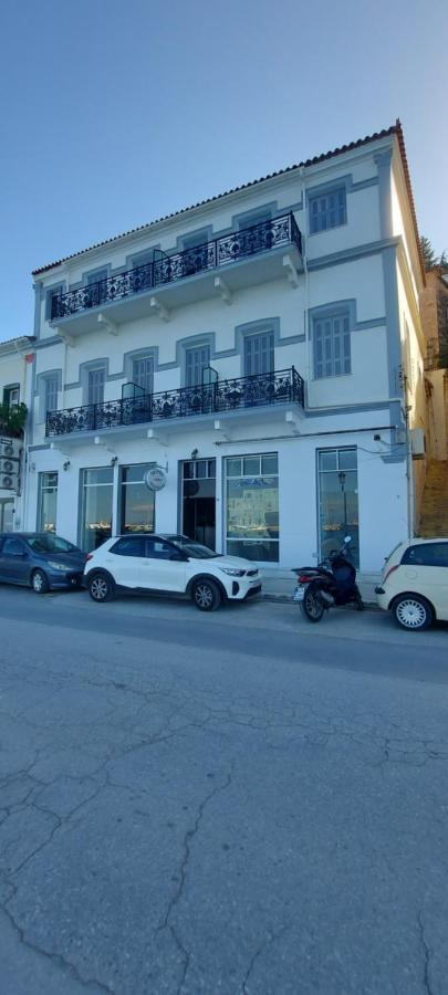 Leonidas Hotel Gythio Bagian luar foto